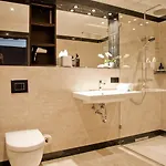 מלון Gold Palais 3*